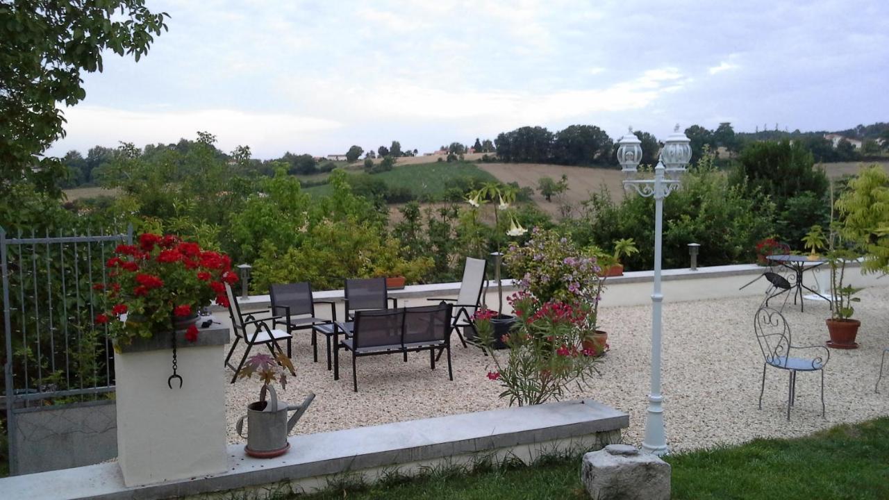 Montismaurelli Bed & Breakfast Montmoreau Bagian luar foto