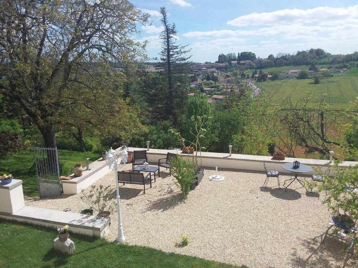Montismaurelli Bed & Breakfast Montmoreau Bagian luar foto
