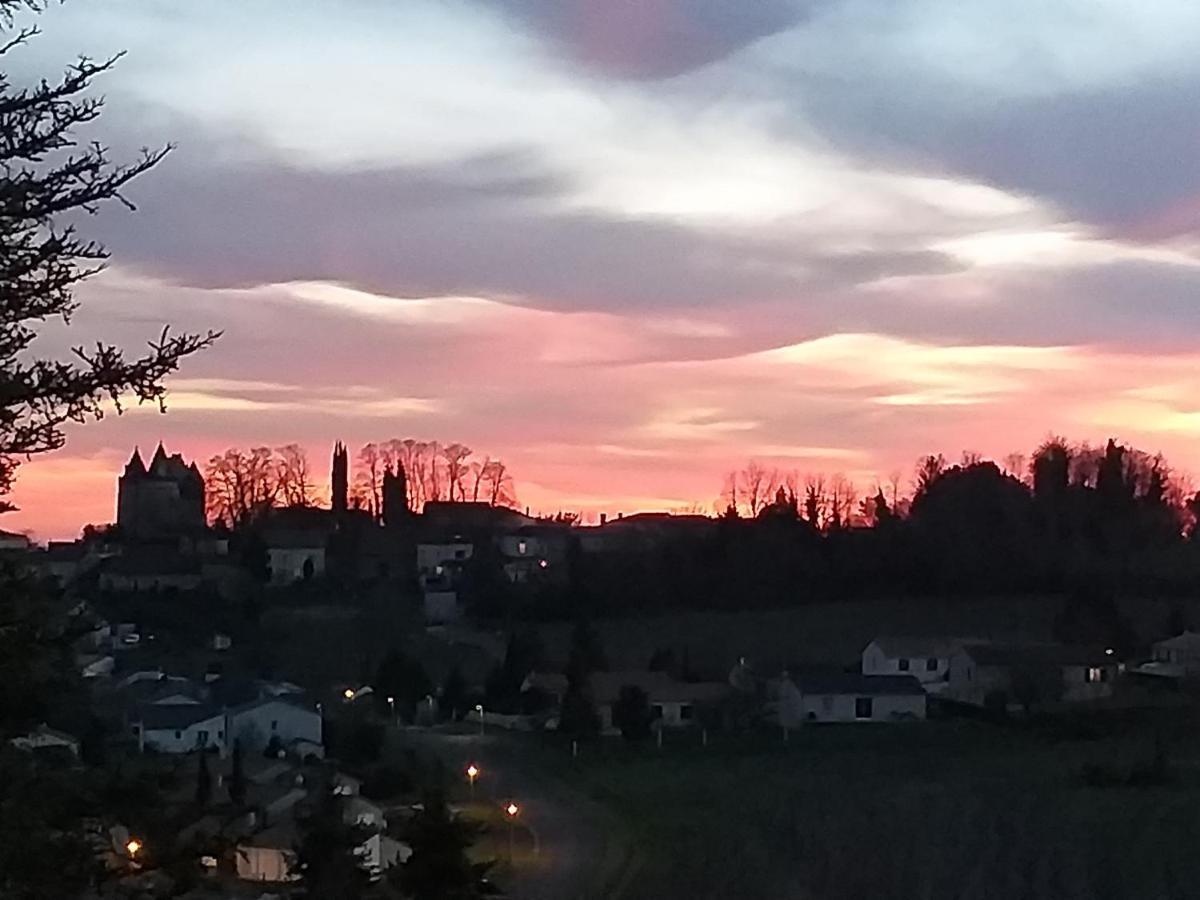Montismaurelli Bed & Breakfast Montmoreau Bagian luar foto