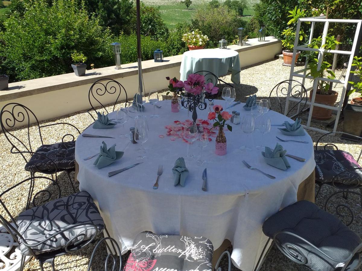 Montismaurelli Bed & Breakfast Montmoreau Bagian luar foto