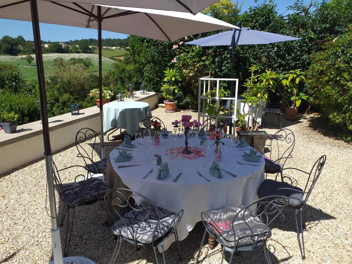 Montismaurelli Bed & Breakfast Montmoreau Bagian luar foto