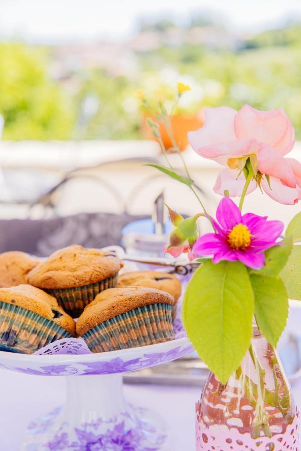 Montismaurelli Bed & Breakfast Montmoreau Bagian luar foto